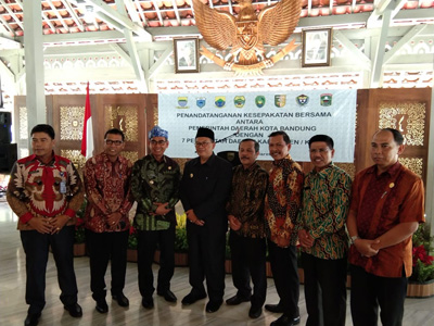 Kerja Sama Aplikasi Smart City, Pemkab Kuansing Teken MoU Pemko Bandung